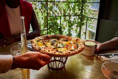 14 Best Places For Pizza In Milan To Try Right Now Cn Traveller