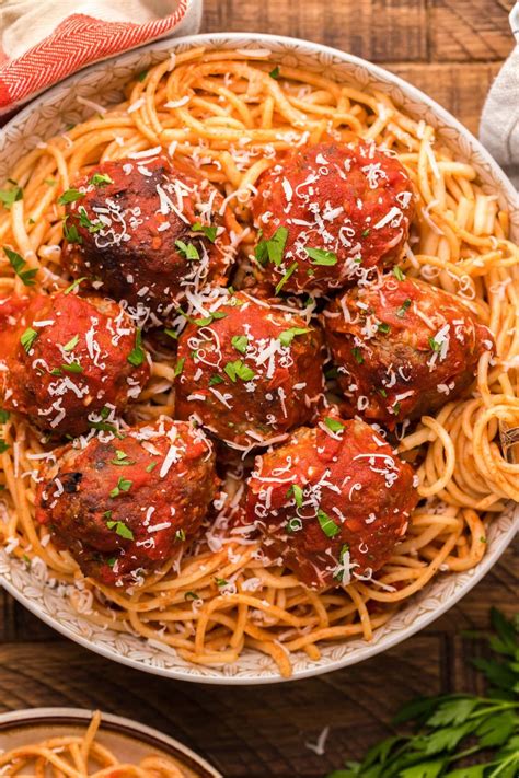 Spaghetti And Meatballs Olive Garden Copycat In 2022 Olive Garden Spaghetti And Meatballs