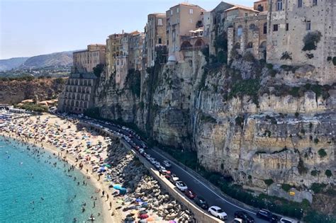 Tropea E Il Suo Centro Storico Sul Mare Calabrialovers