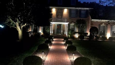 15 Landscape Lighting Ideas | Thumbtack