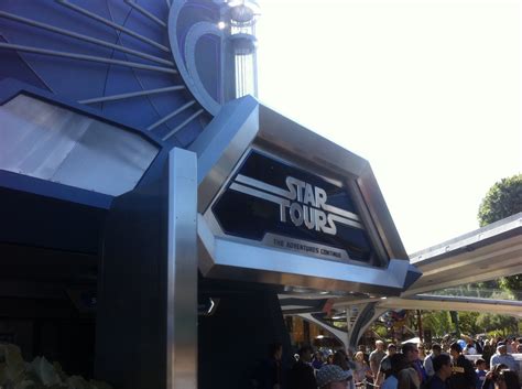 Disney Star Wars ride gets new look (photos) - CNET