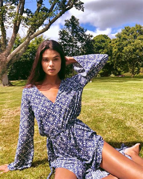 Pin By ᴀᴘᴀʀɴᴀ ʜᴀʀɪᴘʀᴀꜱᴀᴅ 🍉 On Daniela Braga ♡ Boho Inspo Fashion