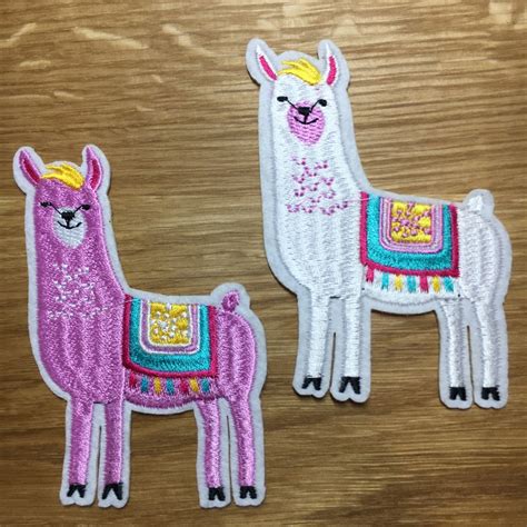 Lama Patch zum Aufbügeln 9cm x 6cm cooles Alpaka in rosa oder weiß