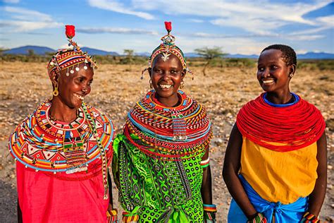 Las Mujeres Africanas De Tribu Samburu Kenia áfrica Banco De Fotos E