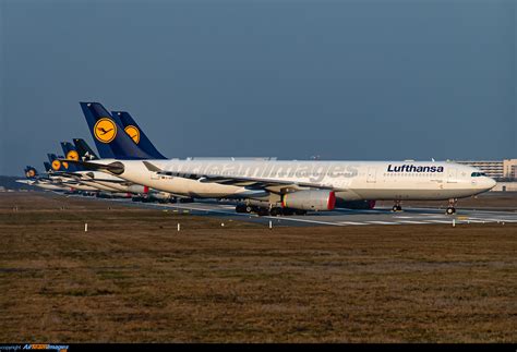 Lufthansa Aircraft Storage Large Preview Airteamimages