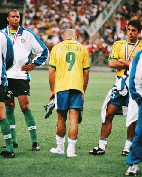 Pin By Erisson Victor On Futebol Ronaldo Brazil Football Team