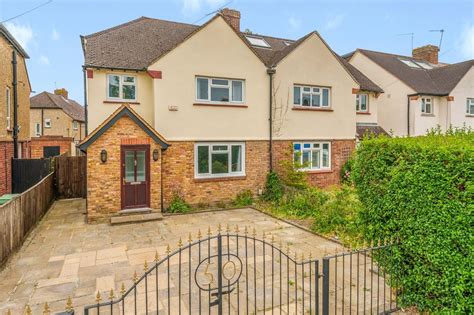 Longmore Road Hersham Walton On Thames Kt12 4 Bed Semi Detached