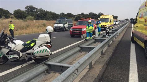 Muere Un Motorista De A Os Al Chocar Contra Un Quitamiedos En La