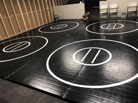 20 X 20 X 1 38 Roll Up Wrestling Mat With Four Practice Circles