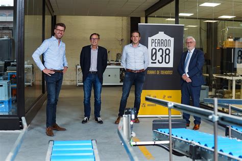 Robertpack En Perron038 Zetten Samen Higtech Maakindustrie Regio Zwolle