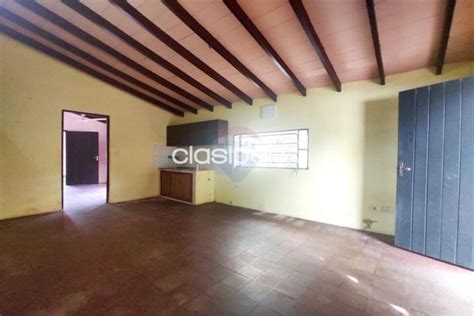 Amplia Casa con Excelente Ubicación 2227088 Clasipar en Paraguay