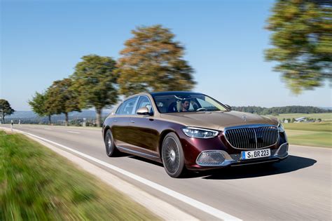 Z223 Mercedes Maybach S Class Debuts Ultra Posh Tech Loaded Flagship