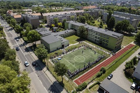 Nowe Boisko Pi Karskie I Bie Nia Inwestycja Zrealizowana W Ramach Zbo