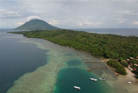 Mengintip Wisata Surga Bawah Laut Bunaken