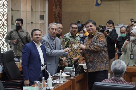 Badan Legislasi DPR RI Menyetujui RUU Penetapan Perpu Cipta Kerja