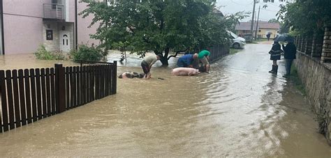 Zbog Nevremena Problemi U Vi E Delova Srbije Rhmz Izdao Upozorenje I