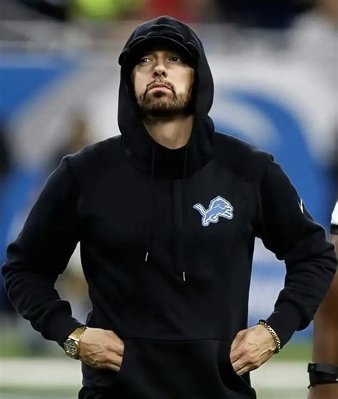 The Iconic Eminem: Embracing The Comfort And Style Of The Hoodie ...