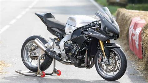 Honda Tira Carenagem Da CBR 1000RR Nova Naked Lubes Em Foco