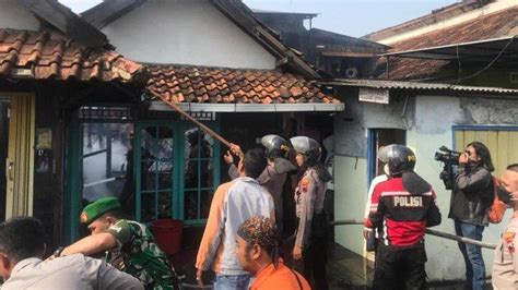 BREAKING NEWS Kebakaran Rumah Di Samping Masjid Agung Demak Gara Gara