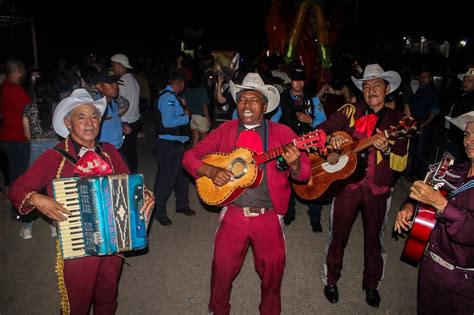 Lección de cultura y arte se impartió en el Festival de las Chimeneas