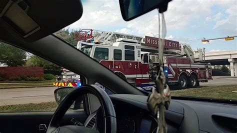 Missouri City Fire Dept Responding Ladder 32 Youtube