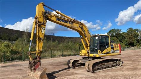 Excavator pe șenile Komatsu HB 215 LC Hybrid Utilaje Construcți și