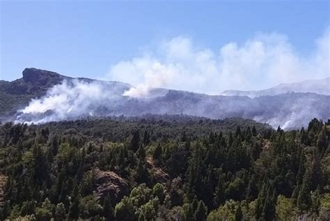 Esquel Declara El Estado De Emergencia Y Se Suman Más Brigadistas Al Incendio En Los Alerces