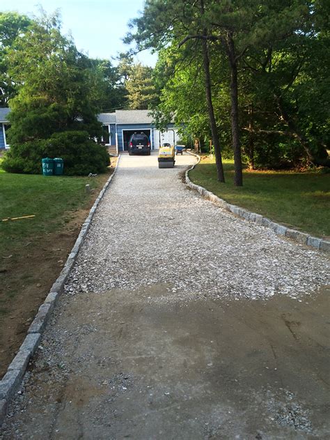 Crushed Seashell Driveway With Cobblestone Edge Ri Landscaper 855rilawns