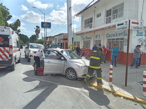 Pareja De La Tercera Edad Resulta Lesionada Tras Fuerte Choque En