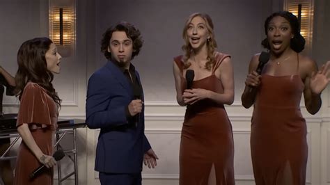 ‘some People Were A Little Nervous About Sydney Sweeneys Viral Snl