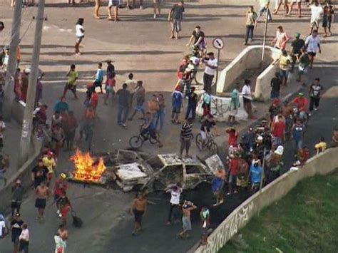 G1 Manifestantes Voltam A Bloquear Linha Da CPTM Na Zona Leste De SP