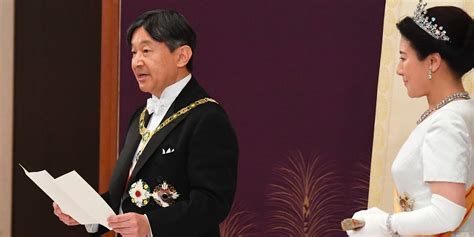 Naruhito De Jap N Se Convierte En El Nuevo Emperador Acompa Ado Por La