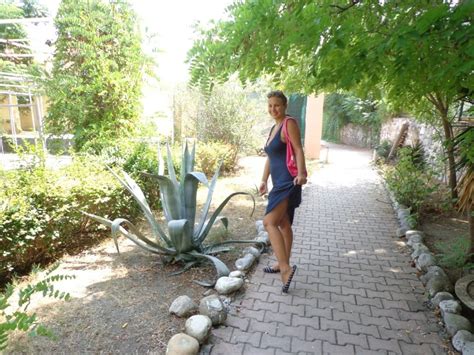 Blonde Milf Lifting Her Dress To Expose Shaved Pussy Pics XHamster