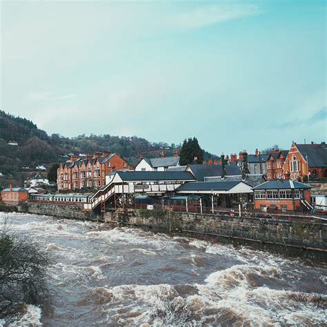 Graig Escapes A Pentre Celyn Holiday Cottage And Scandinavian Cabins In