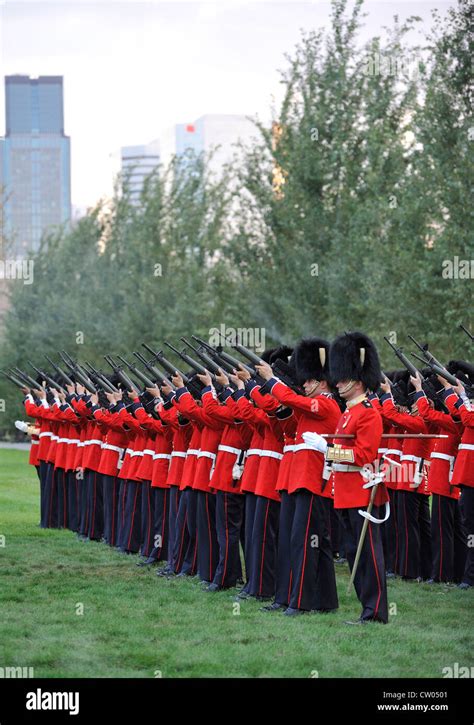 Canadian grenadier guards hi-res stock photography and images - Alamy