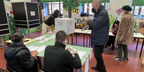 Affluenza Alle Urne In Picchiata Sul Territorio Ha Votato Il 42 45