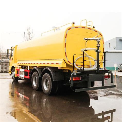 China SINOTRUK HOWO 20000Litres 6X4 336HP 10 Wheeler Water Spraying