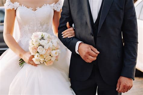 Dad Asks Daughters Stepfather To Join Walk Down The Aisle In Emotional