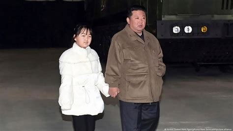 Filha de Kim Jong un é vista pela primeira vez em público DW 19 11 2022