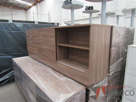 Lote Credenza Con Cajones Y Puerta Corrediza Tipo Madera Color