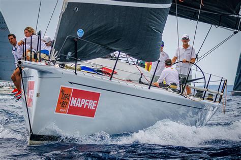 Felipe Vi Se Pone Al Mando Del Aifos En La Primera Regata De La