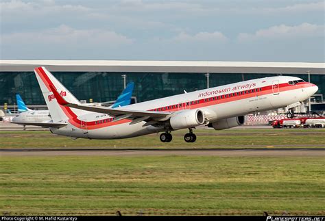 PK GFN Garuda Indonesia Boeing 737 86N WL Photo By M Hafid Kustantyo