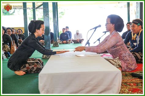 Keraton Yogya Gelar Wisuda Abdi Dalem Dan Sugengan Ulang Tahun Sultan