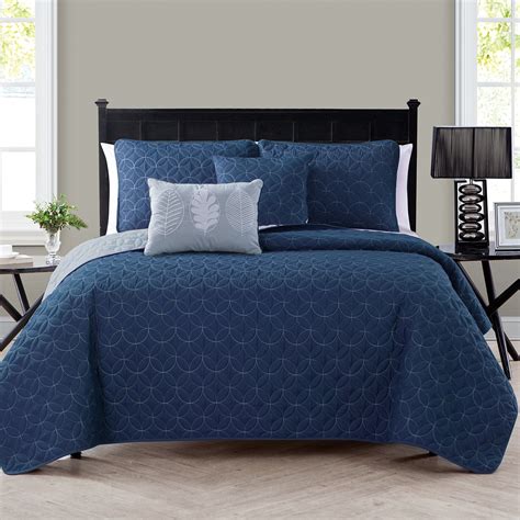 Vcny Home Hayden Solid Reversible Geometric Quilt Set Artofit