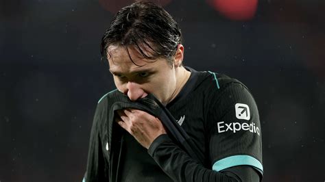 'Front row season ticket and £140k per week' - Liverpool fans rip into