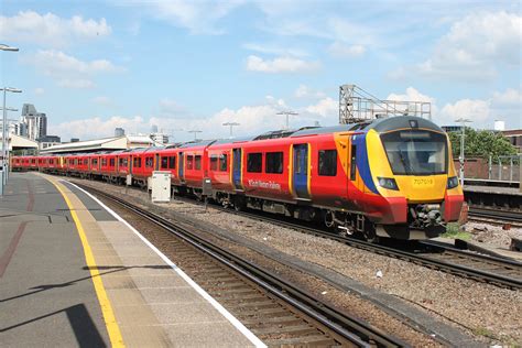 South Western Railway Class 707 Unit At Vauxhall 2u45 15  Flickr