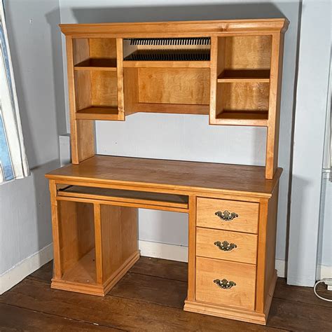 Oak Desk With Hutch