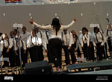 Gospel choir singing church hi-res stock photography and images - Alamy