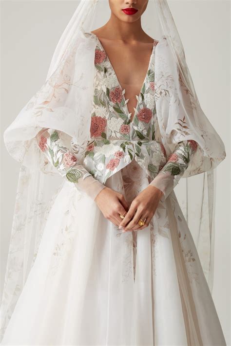 Our Favorite Wedding Dresses From Spring 2023 Bridal Fashion Week Artofit