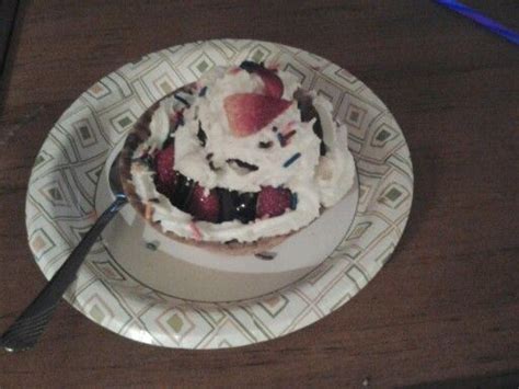 Ice Cream Bowl Smothered With Real Strawberrys And Whipped Cream Ice Cream Bowl Desserts Yummy